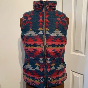American Eagle puffer vest
